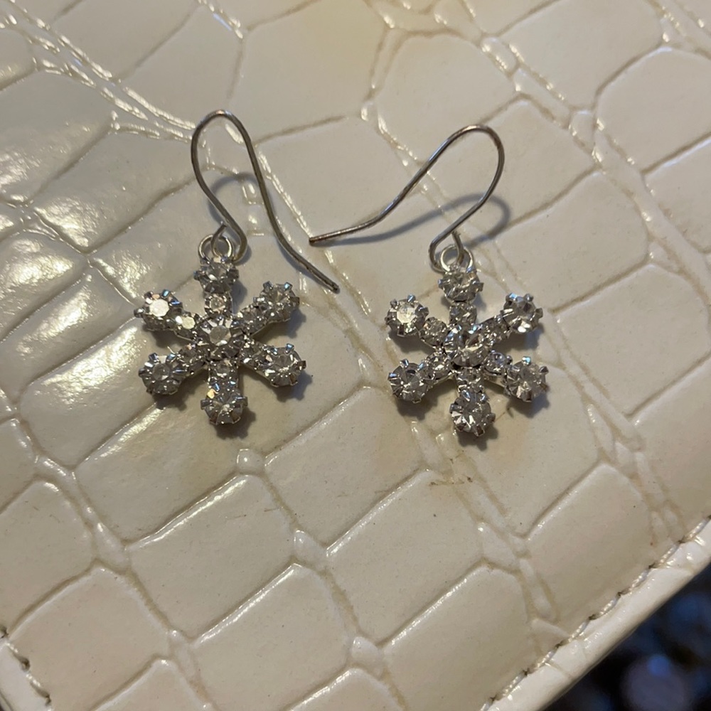 Snowflake earrings
